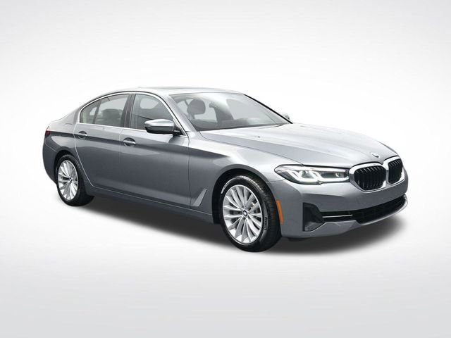 Used 2023 BMW 530i xDrive image 2
