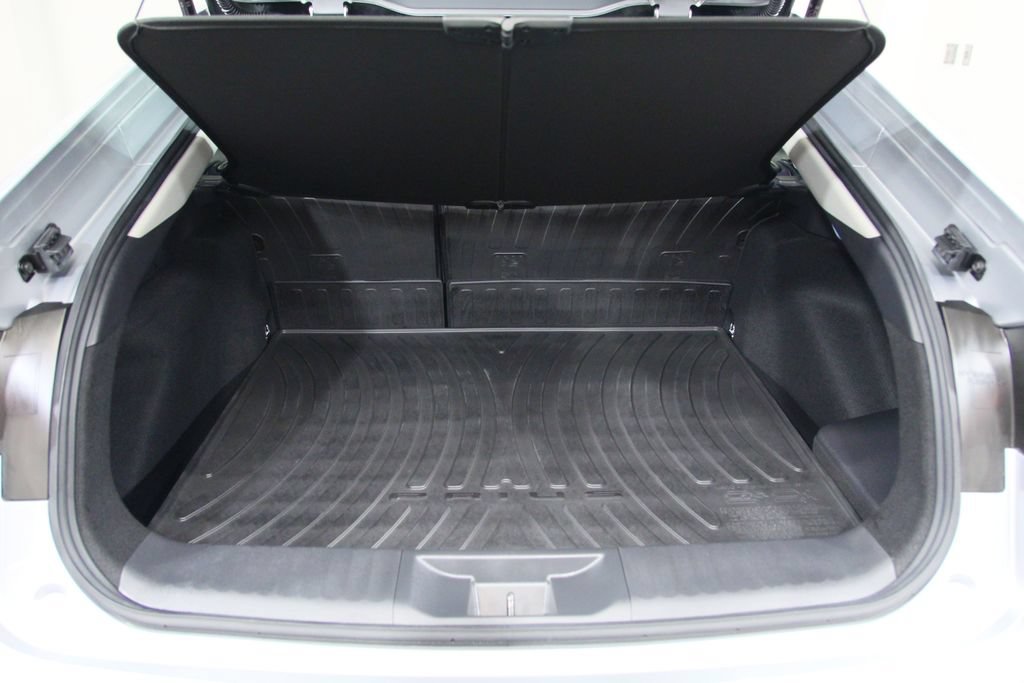 Used 2024 Toyota Prius XLE AWD/4WD image 25