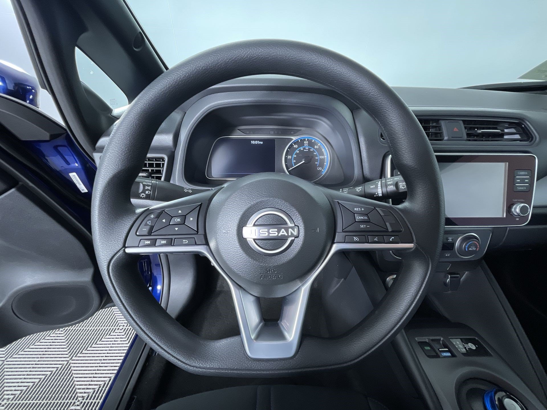 Certified 2025 Nissan Leaf S FWD image 16