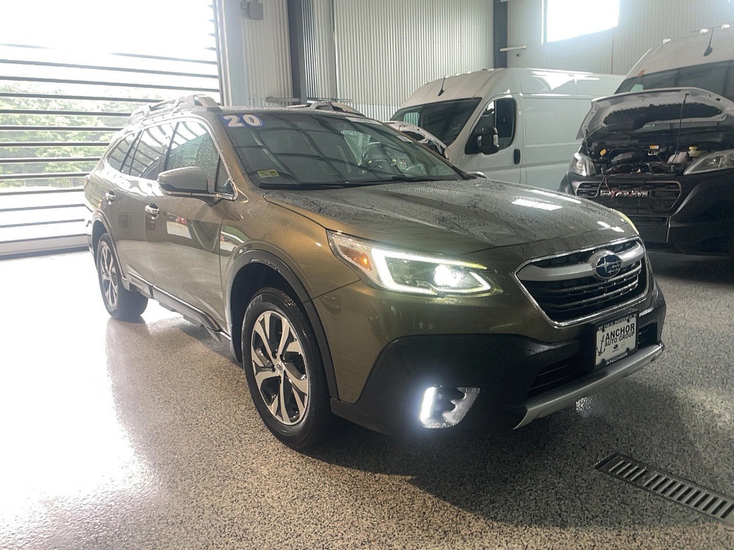 Used 2020 Subaru Outback Touring AWD/4WD image 1