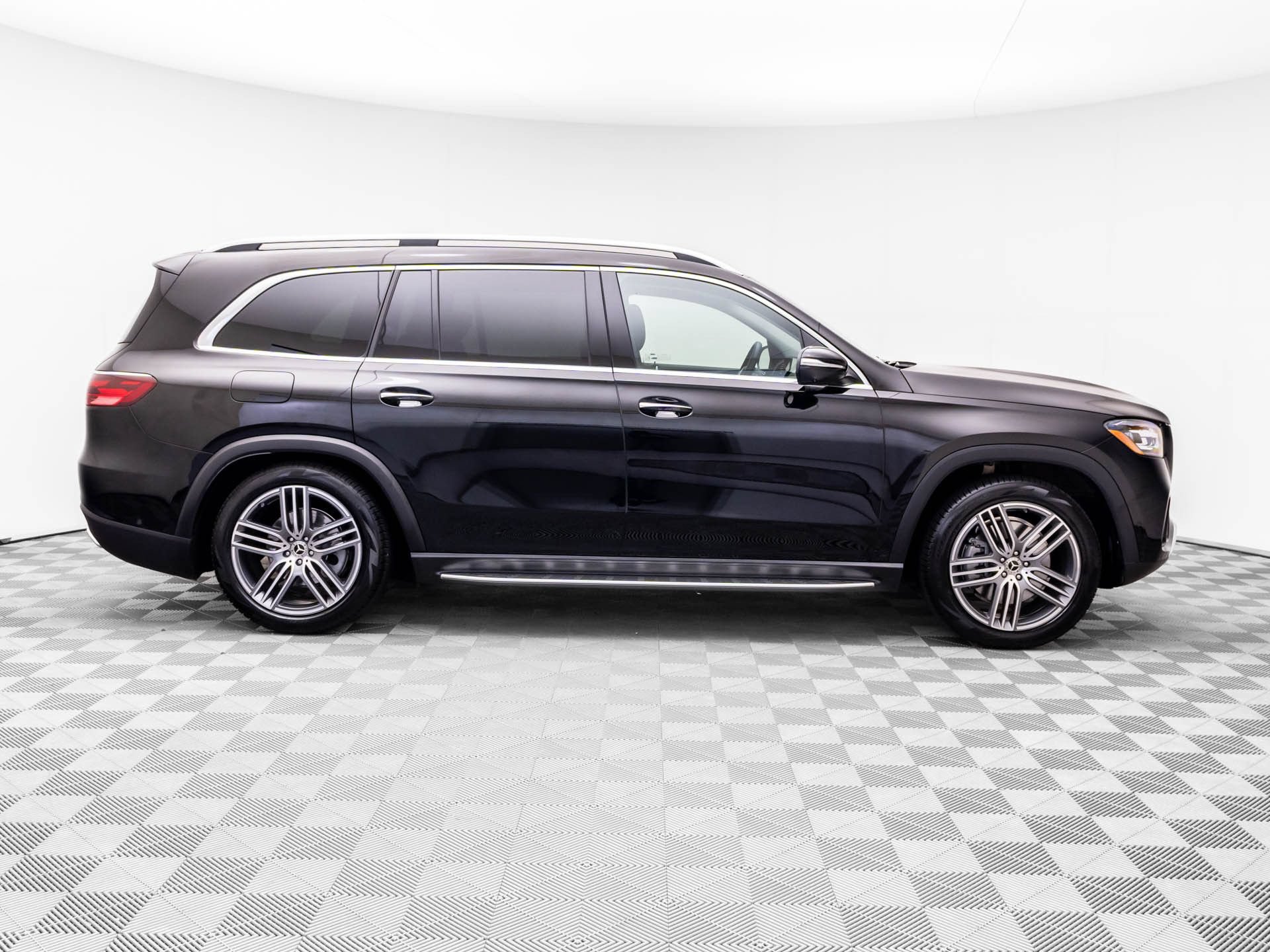 New 2026 Mercedes-Benz GLS 450 4MATIC image 6