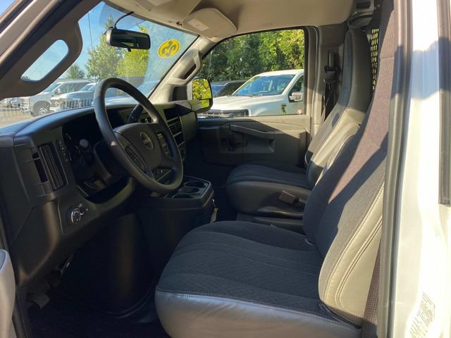 Used 2025 GMC Savana 2500 w/ Driver Convenience Package RWD image 9