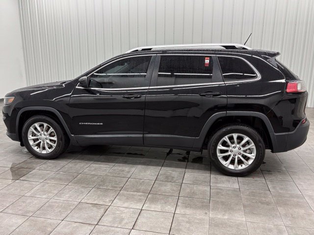 Used 2019 Jeep Cherokee Latitude w/ Cold Weather Group FWD image 6