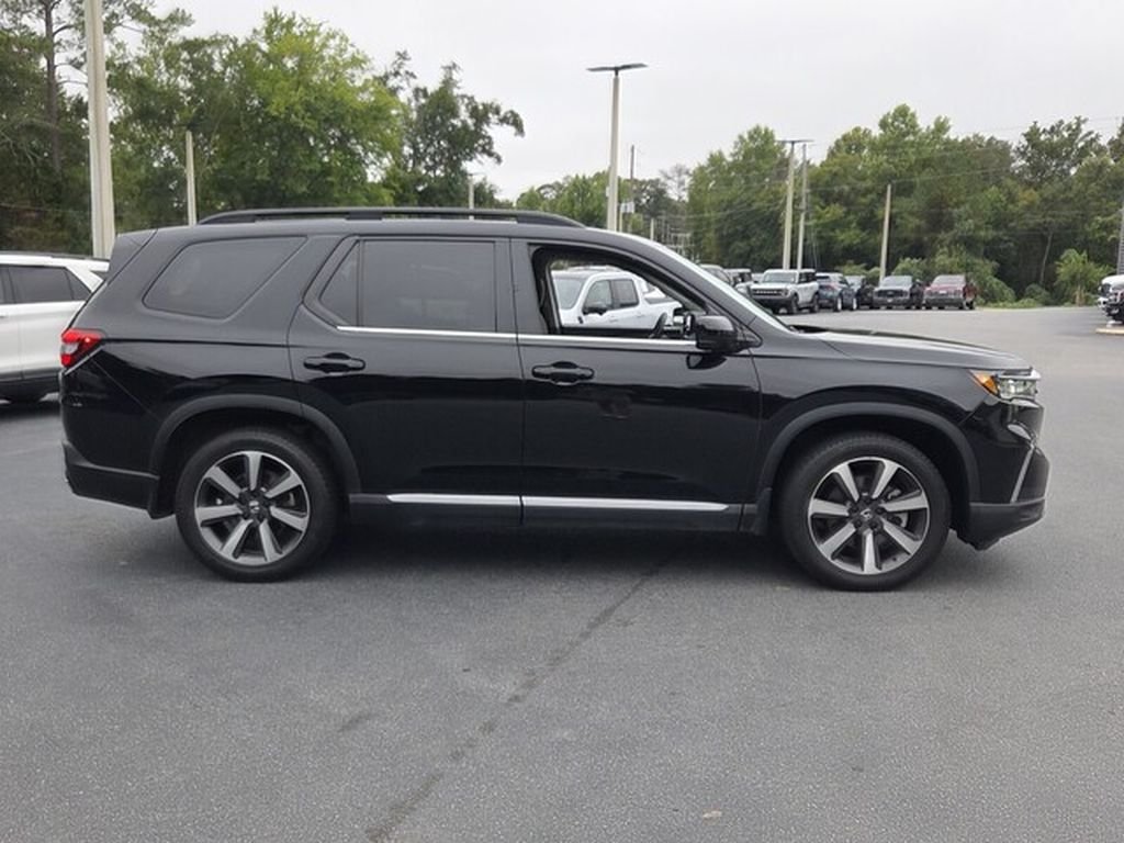 Used 2025 Honda Pilot Elite image 19
