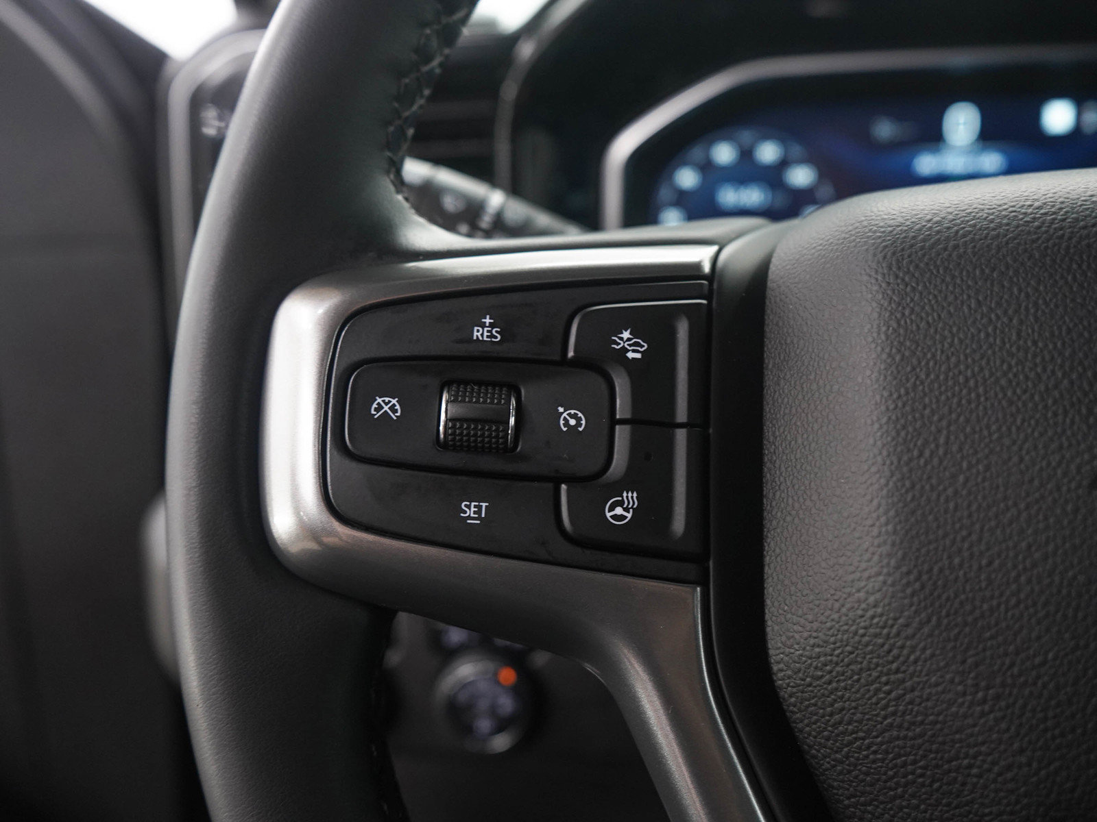 Used 2023 Chevrolet Silverado 1500 RST AWD/4WD image 27