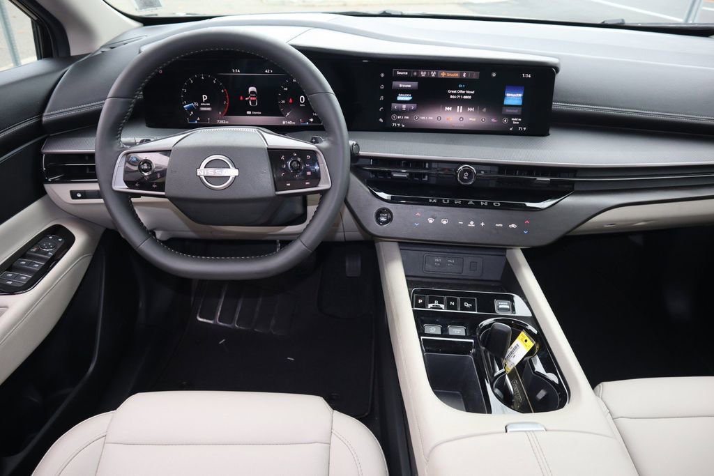 Used 2025 Nissan Murano SV image 13