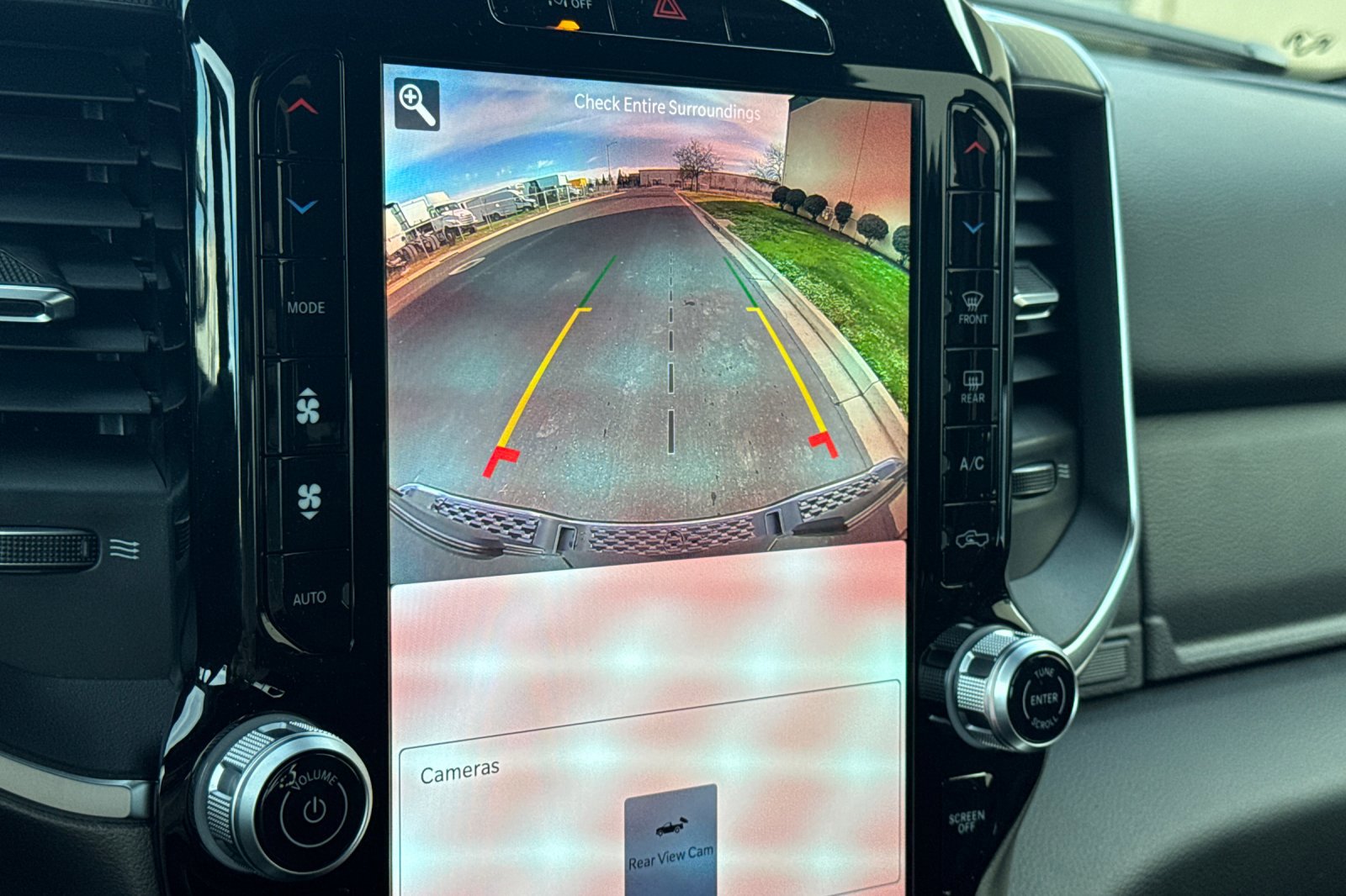 New 2026 RAM 1500 4x4 Crew Cab image 18