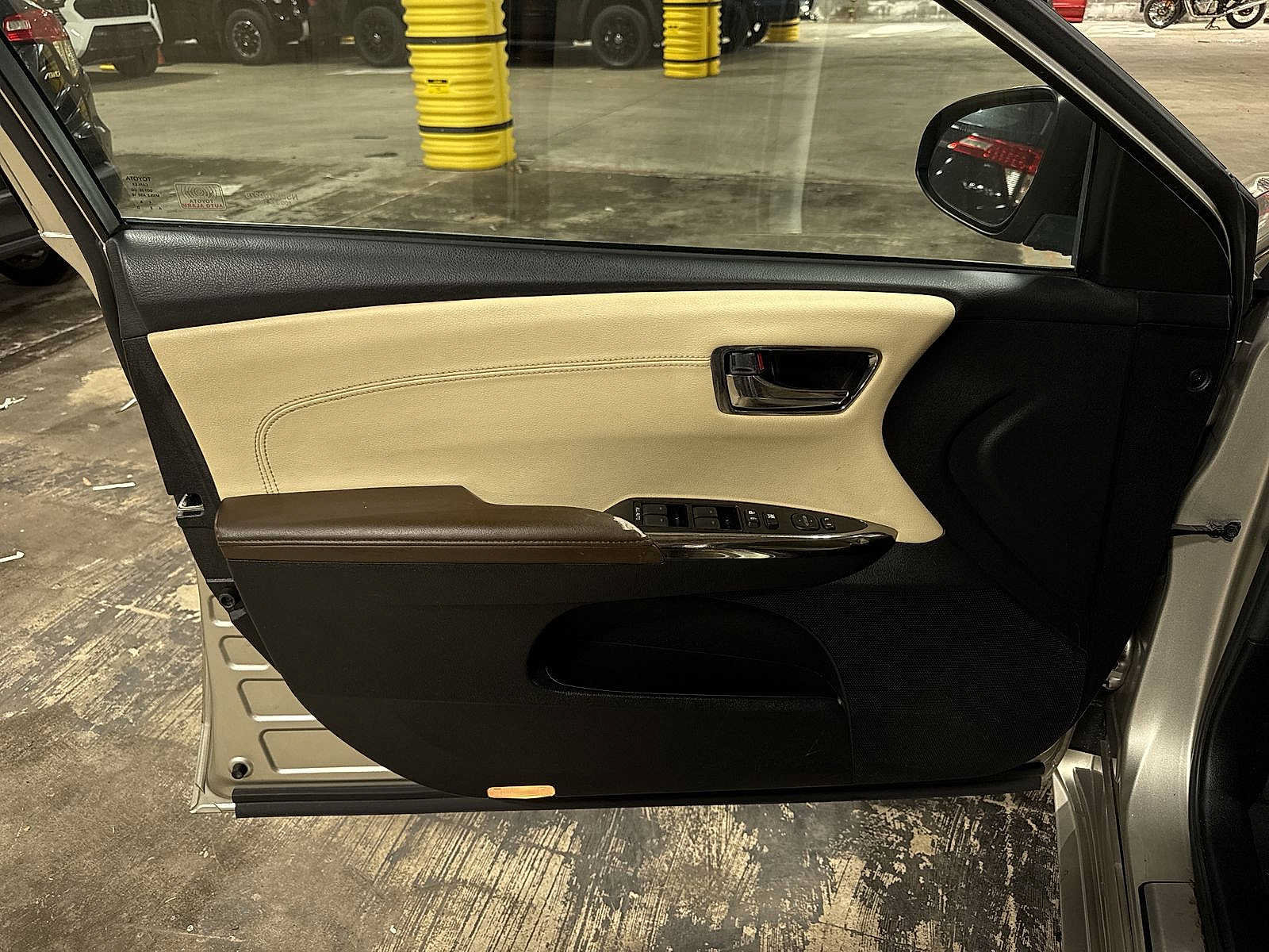 Used 2016 Toyota Avalon XLE w/ Protection Package FWD image 28