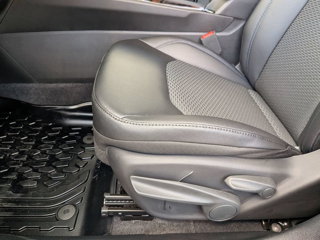 New 2026 Jeep Compass Latitude AWD/4WD image 15