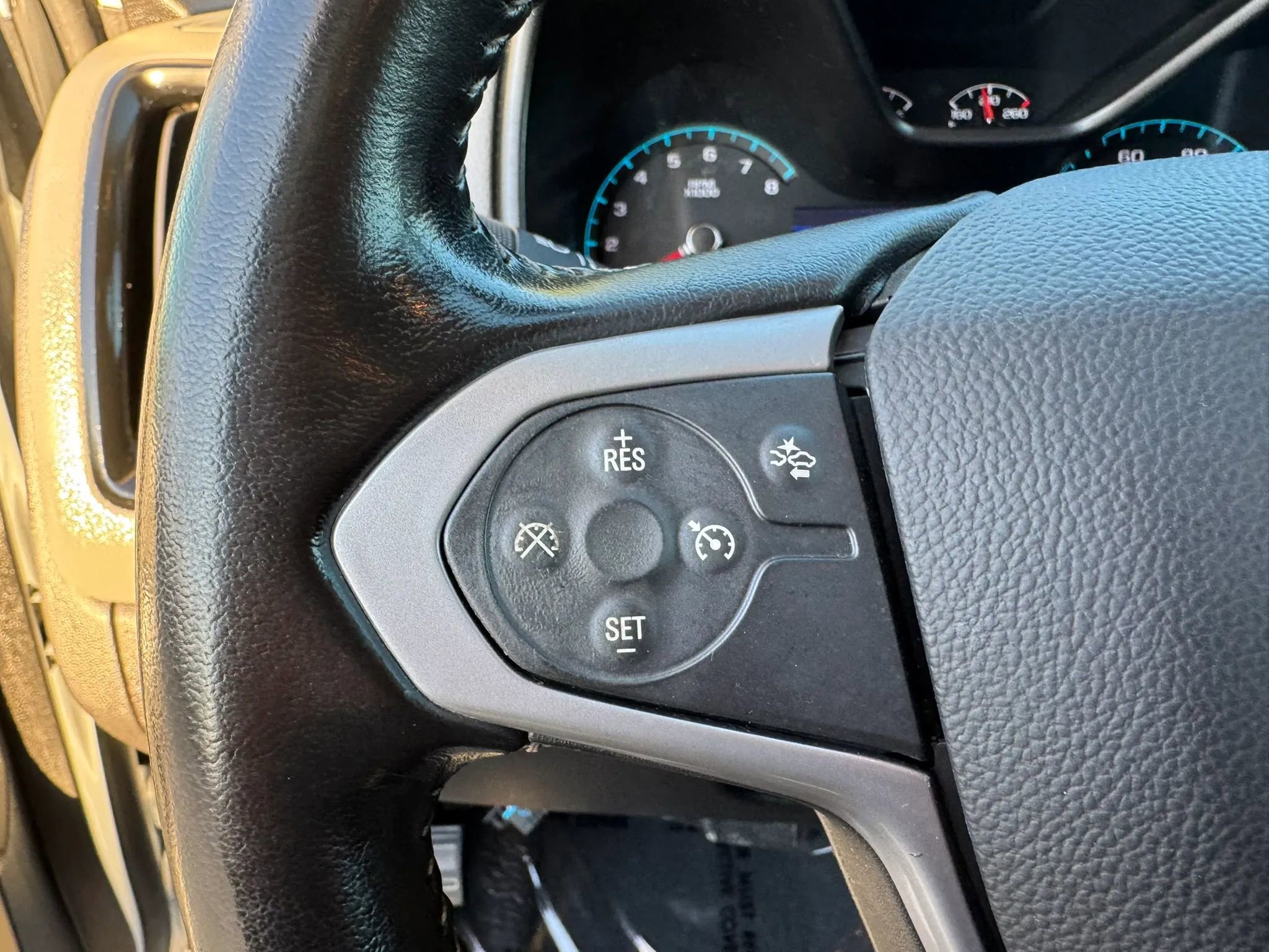 Used 2020 Chevrolet Colorado LT w/ Safety Package image 15