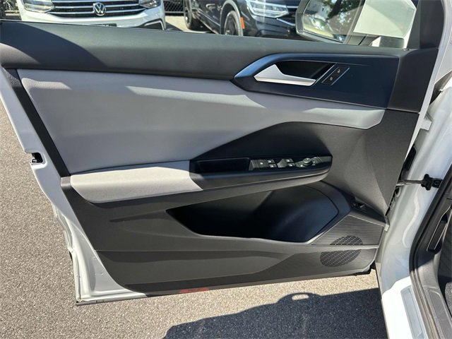 Certified 2022 Volkswagen Taos SE image 10