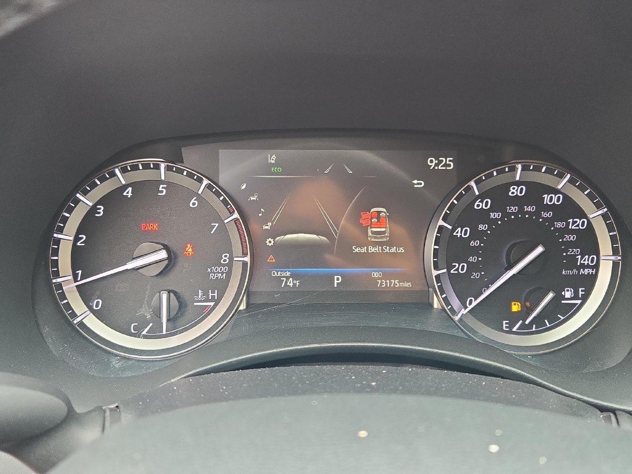 Used 2022 Toyota Highlander XLE AWD/4WD image 13