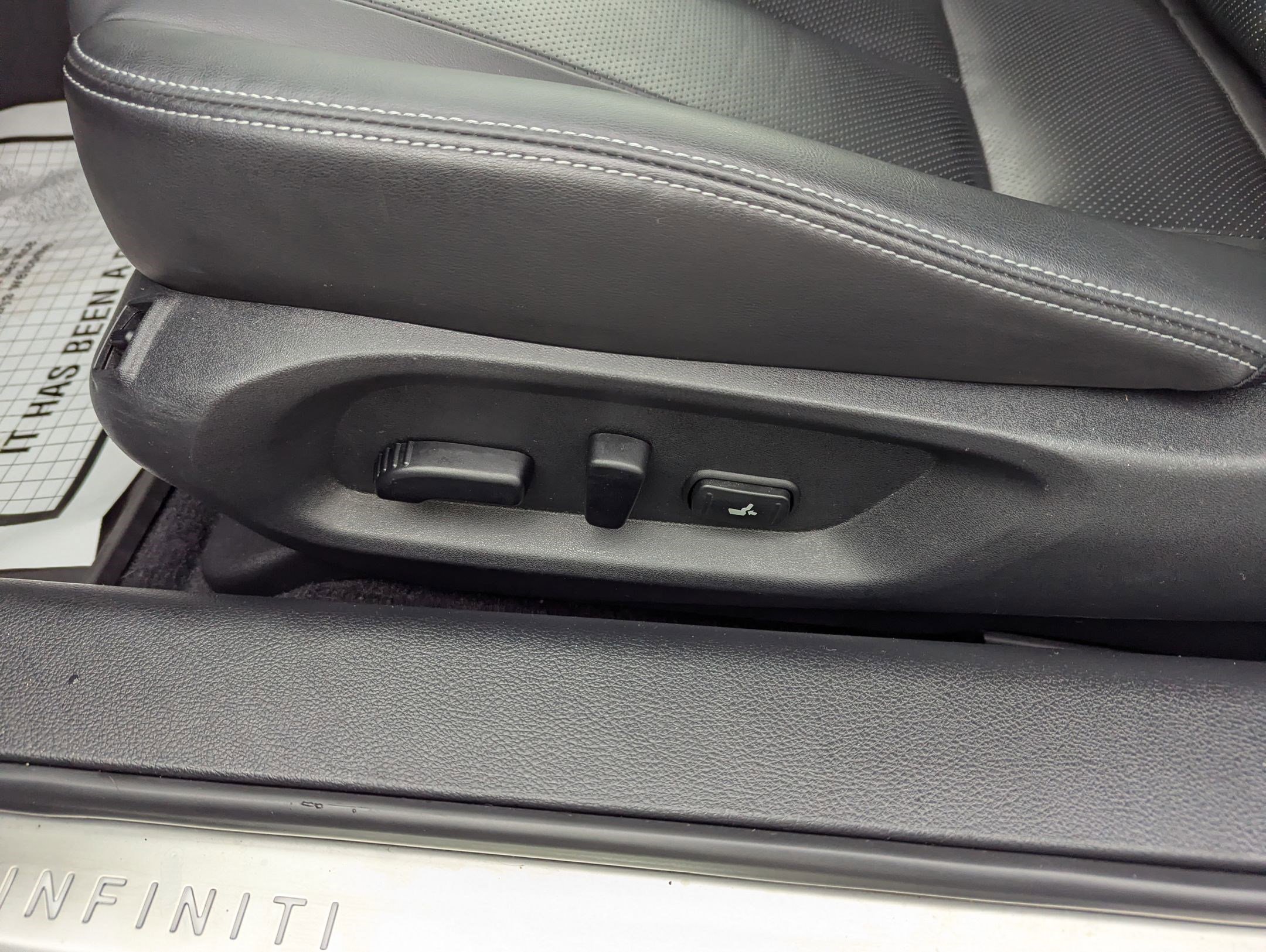 Used 2022 INFINITI Q60 3.0t Luxe w/ Essential Package image 11