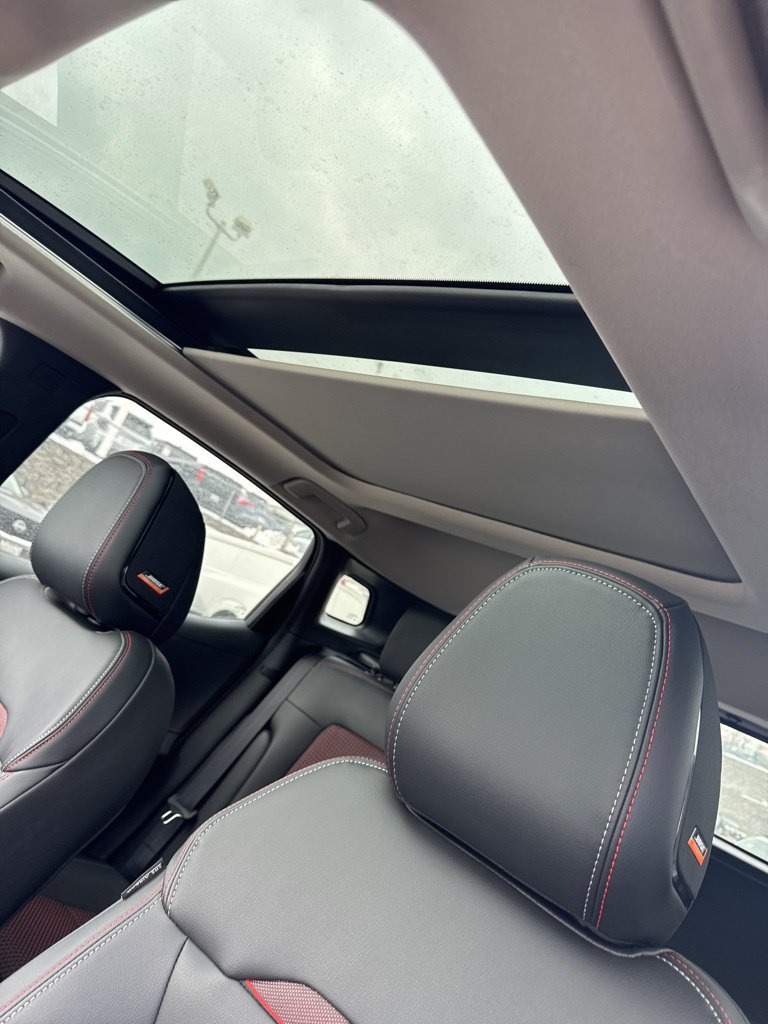 New 2026 Nissan Kicks SR w/ SR Premium Package FWD image 12