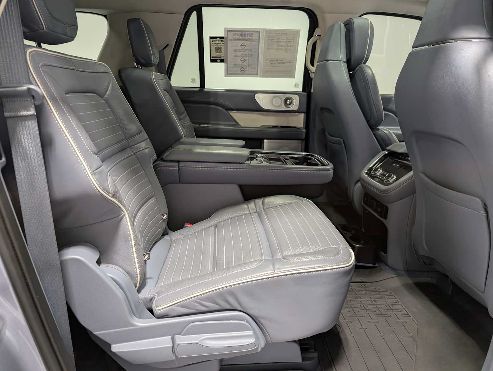 Used 2021 Lincoln Navigator L Black Label w/ Cargo Convenience Package AWD/4WD image 43