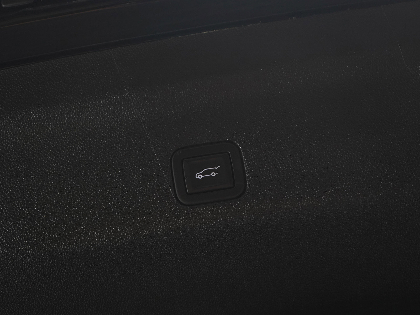 Used 2023 GMC Yukon XL SLT w/ SLT Premium Package image 21