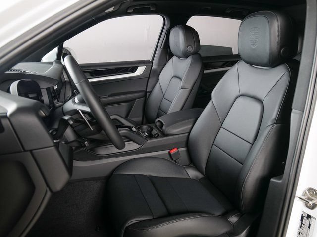Certified 2026 Porsche Cayenne AWD/4WD image 5