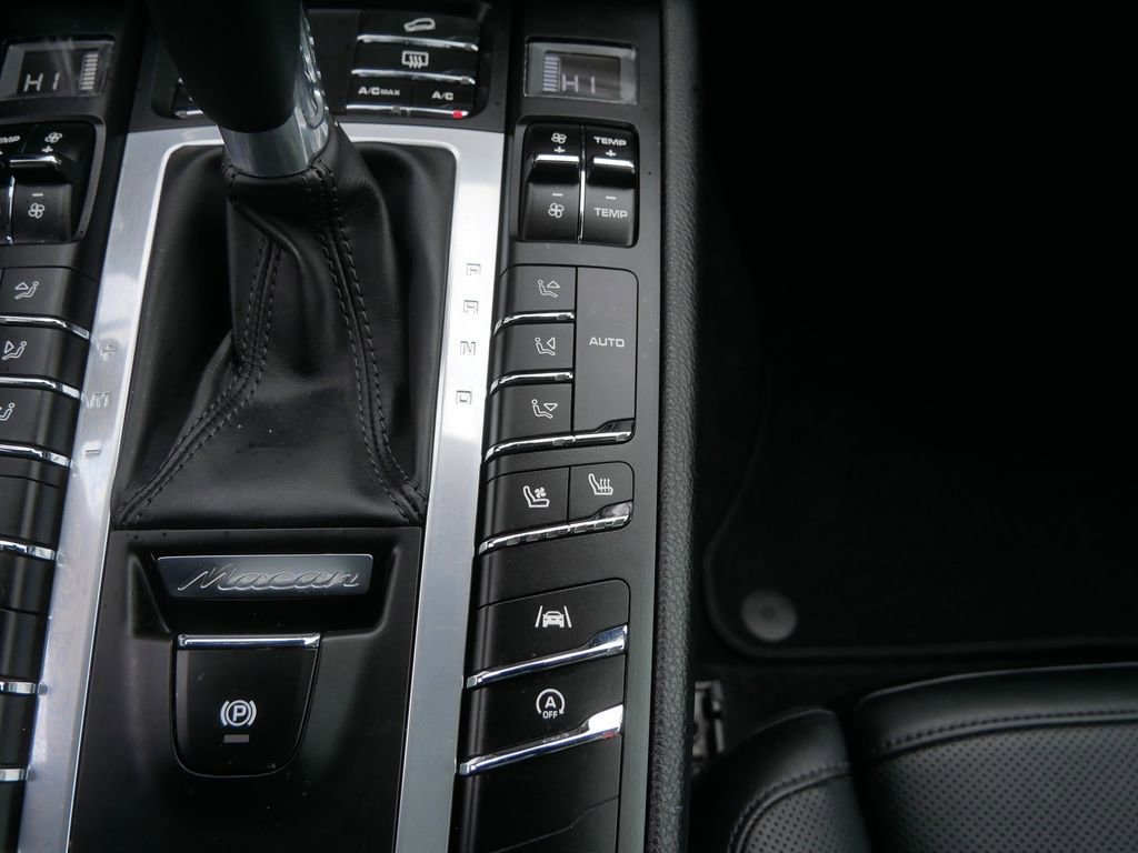 Used 2021 Porsche Macan image 28