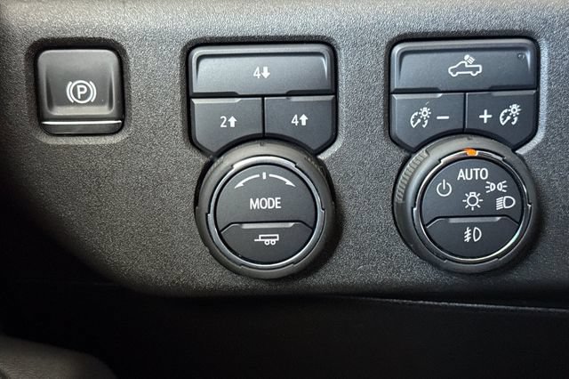Used 2025 Chevrolet Silverado 2500 LT w/ Convenience Package AWD/4WD image 43