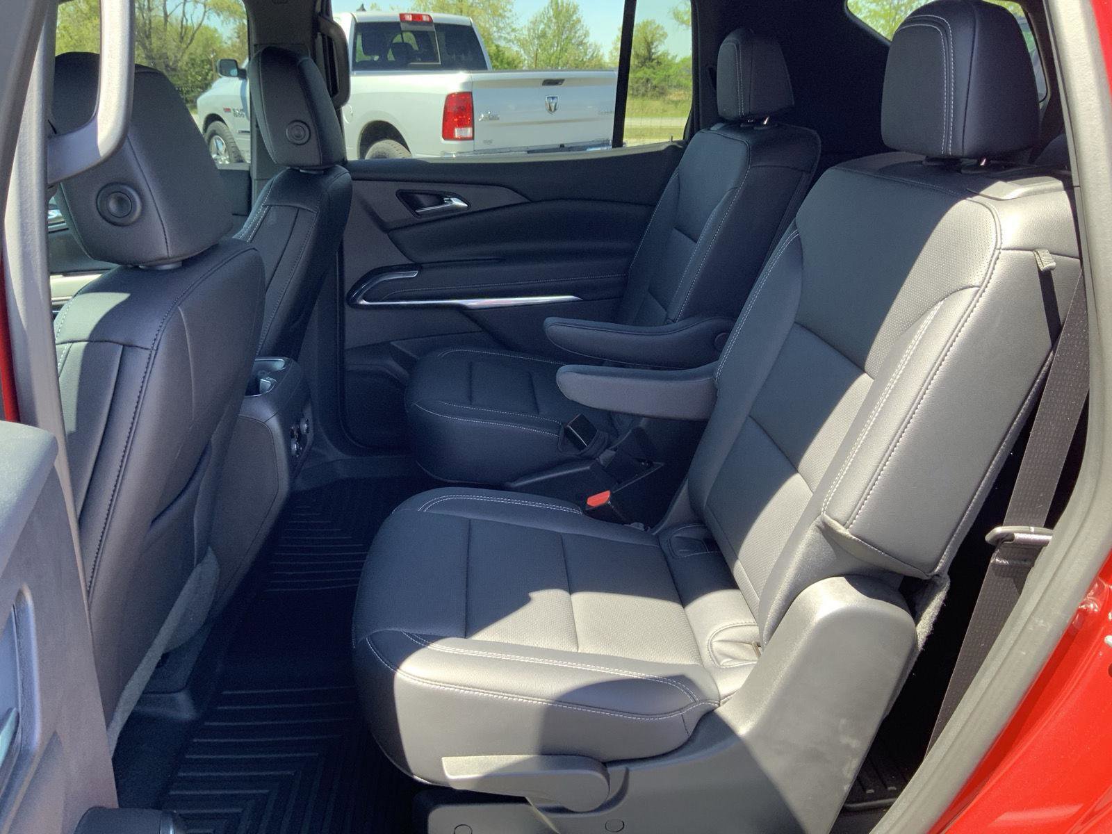 Used 2025 Chevrolet Traverse LT w/ Midnight/Sport Edition AWD/4WD image 53