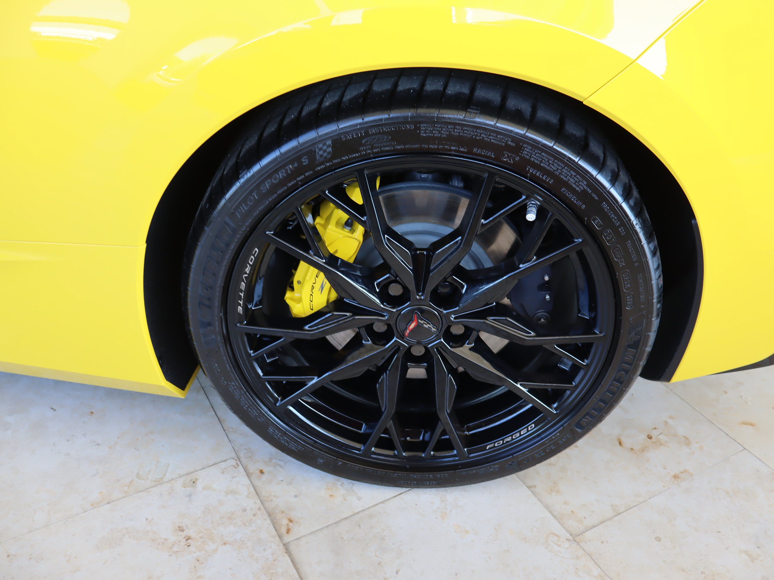 Used 2026 Chevrolet Corvette Stingray Premium Conv w/ Z51 Performance Package RWD image 36
