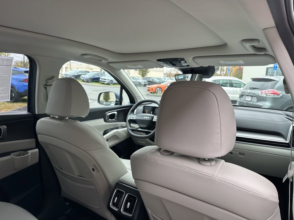 New 2026 Kia Sorento S w/ S Panoramic Sunroof Package image 17