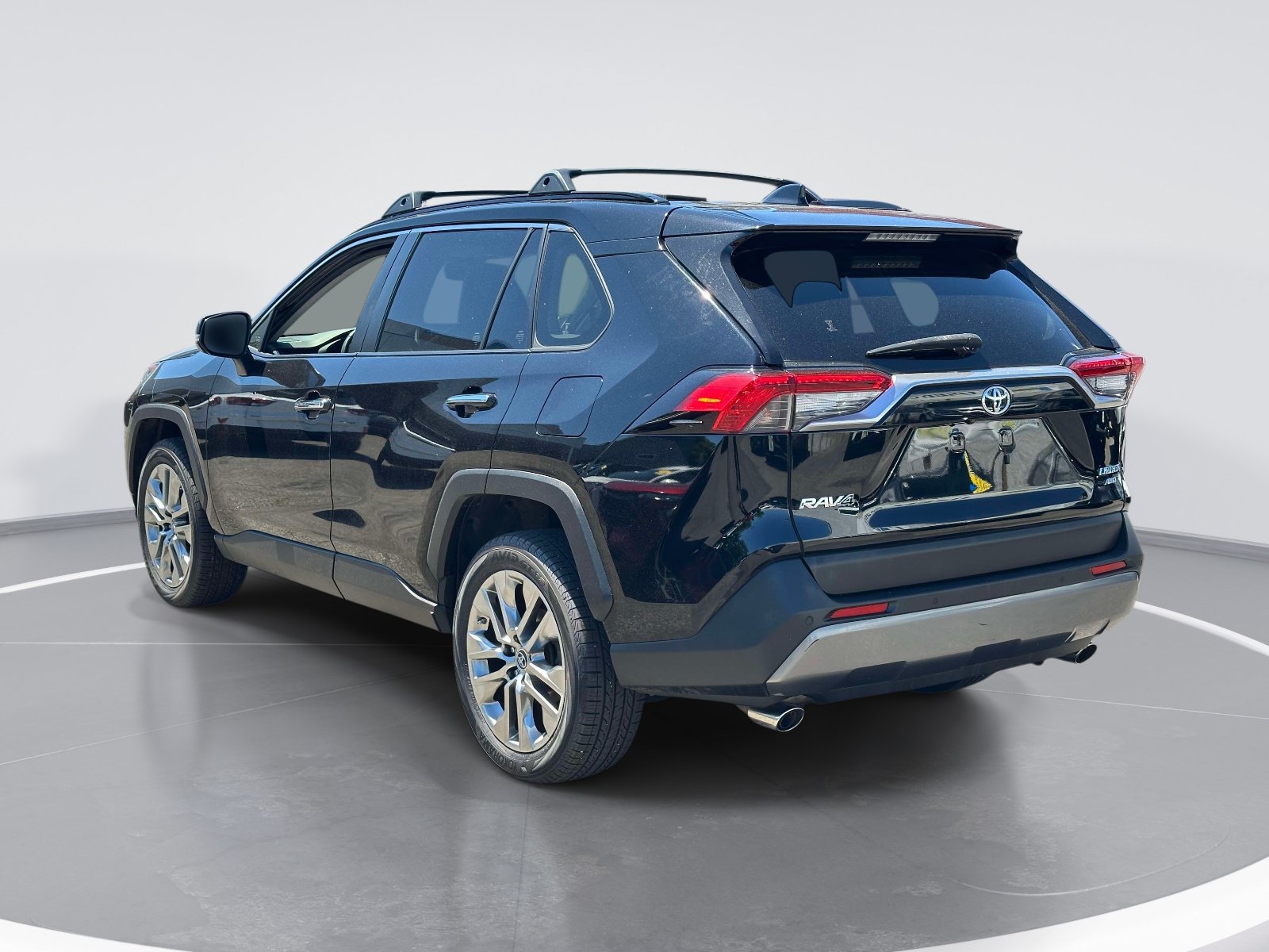 Used 2019 Toyota RAV4 Limited w/ Advanced Technology Package AWD/4WD image 7