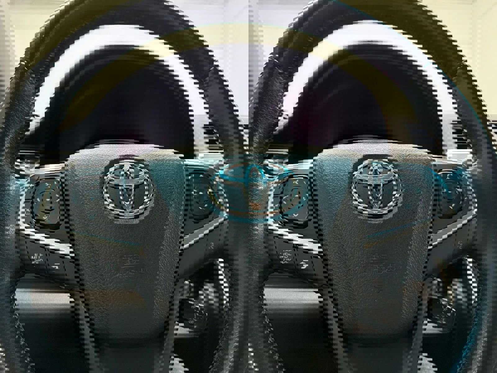 Used 2016 Toyota Camry SE image 33