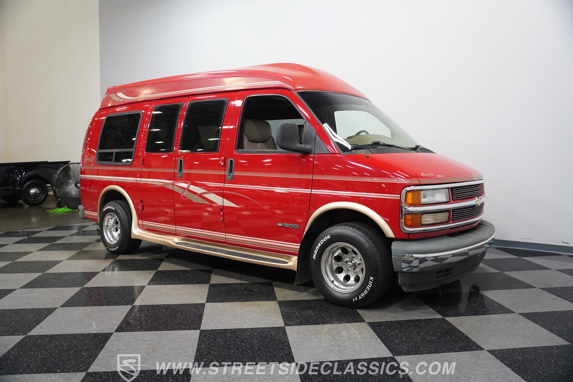 Used 1996 Chevrolet Express 1500 RWD image 16