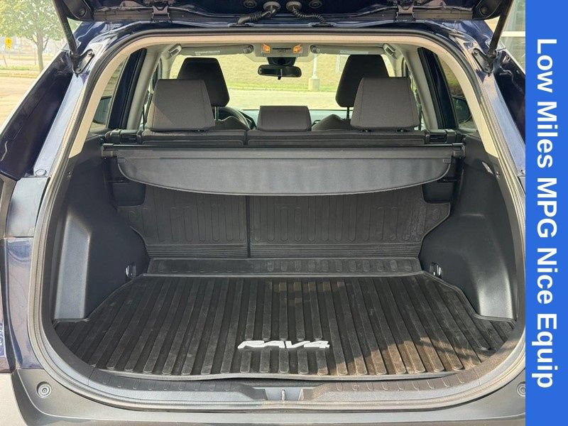 Used 2020 Toyota RAV4 XLE w/ All Weather Liner Package AWD/4WD image 9