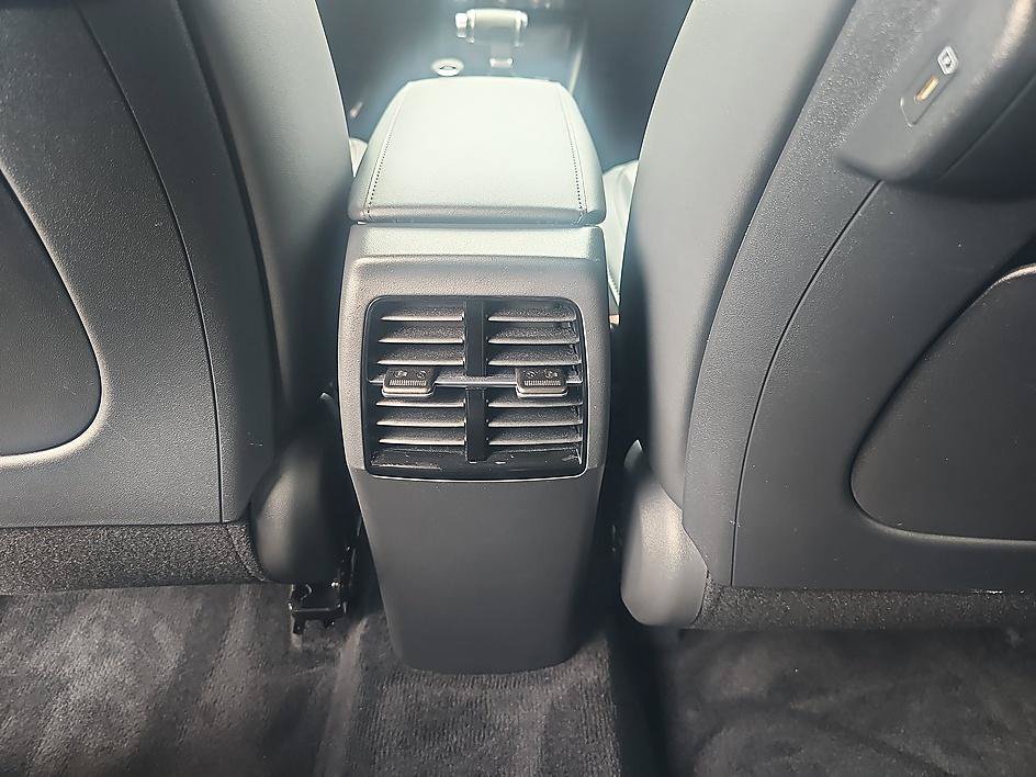 Used 2024 Kia Niro FWD image 31