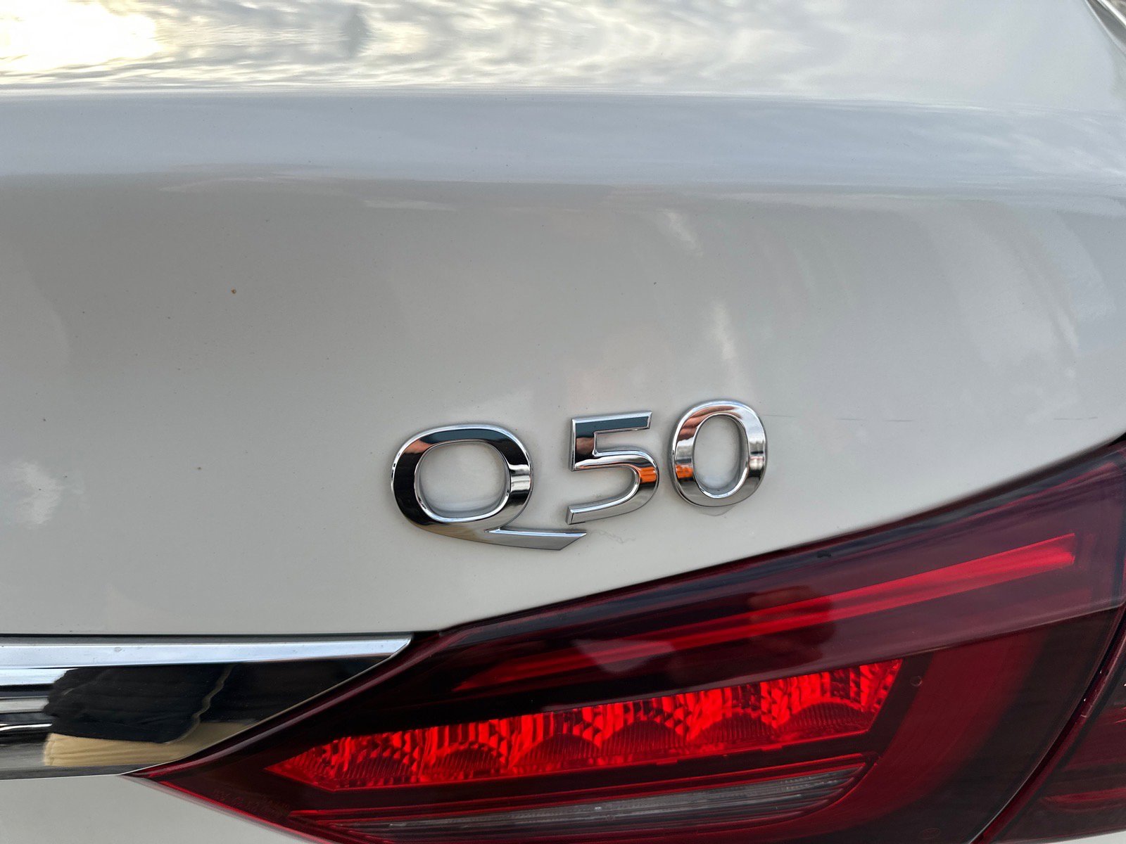 Used 2019 INFINITI Q50 Luxe w/ Essential Package (3.0T Luxe) image 9