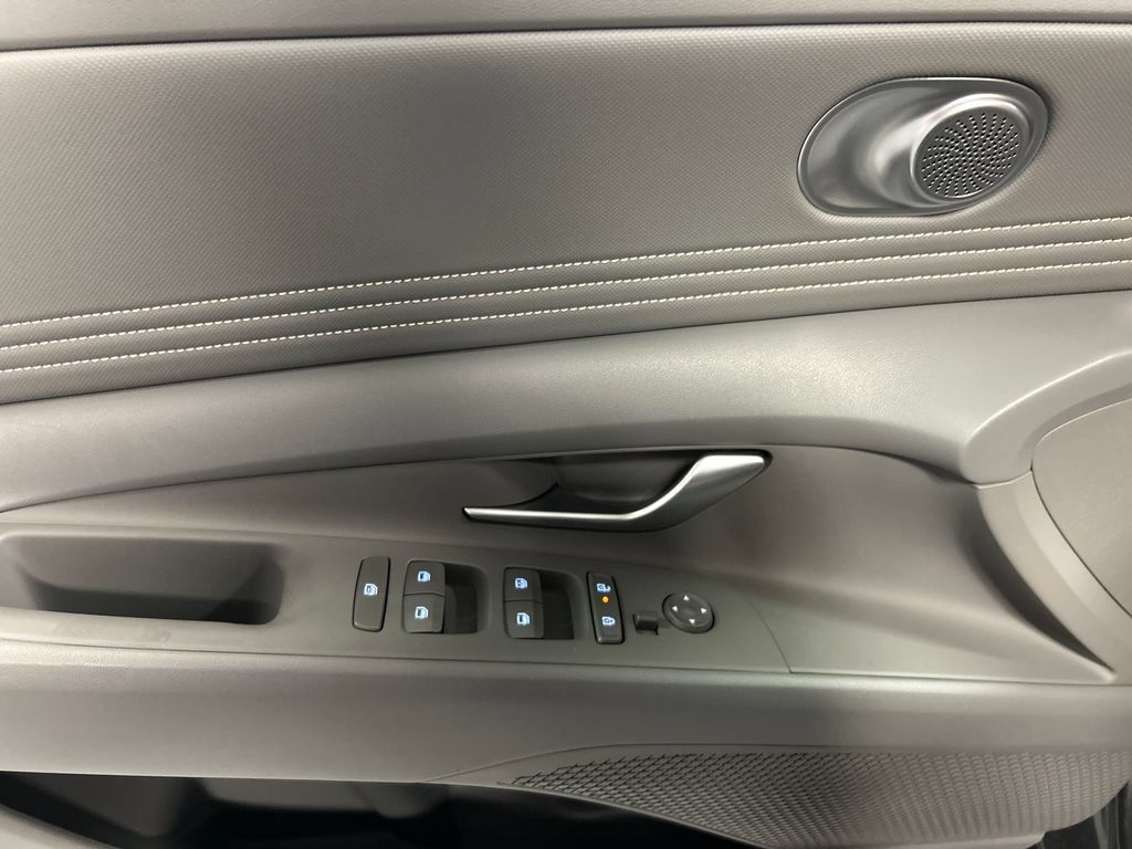 New 2026 Hyundai Elantra SEL FWD image 12