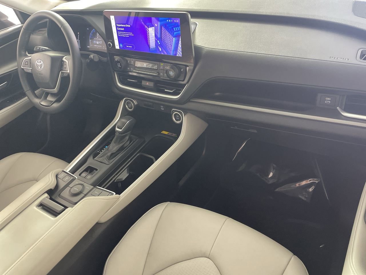 Used 2025 Toyota Grand Highlander FWD image 25