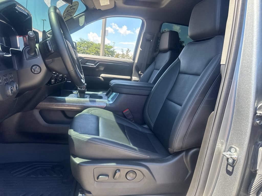 Used 2024 Chevrolet Silverado 1500 LTZ AWD/4WD image 16