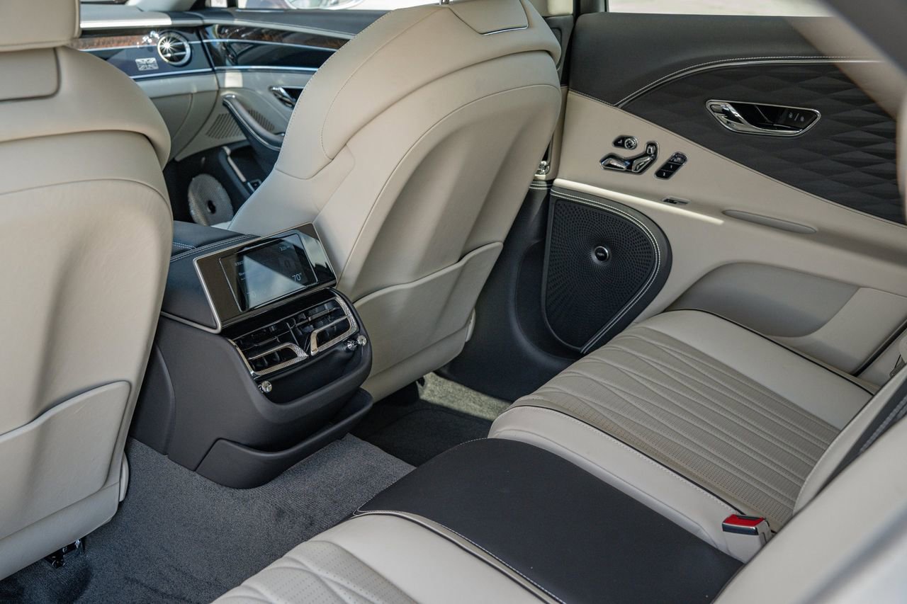 Used 2020 Bentley Flying Spur W12 image 40