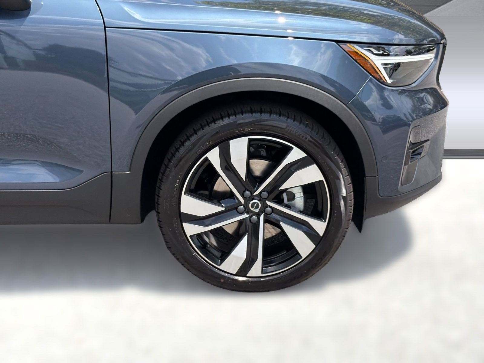New 2026 Volvo XC40 B5 Ultra w/ Protection Package AWD/4WD image 12
