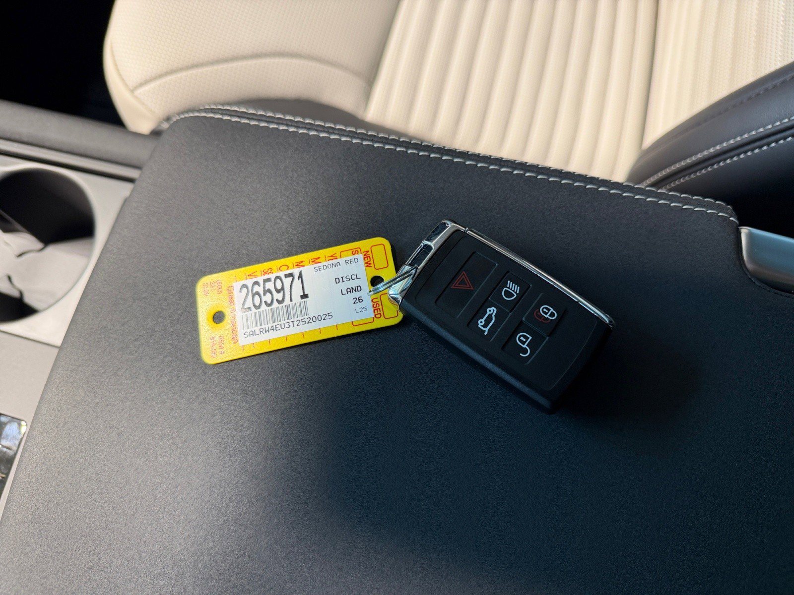 New 2026 Land Rover Discovery Limited Edition image 20