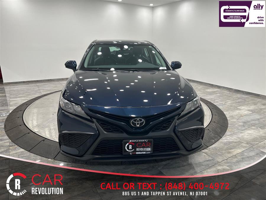 Used 2021 Toyota Camry SE FWD image 2