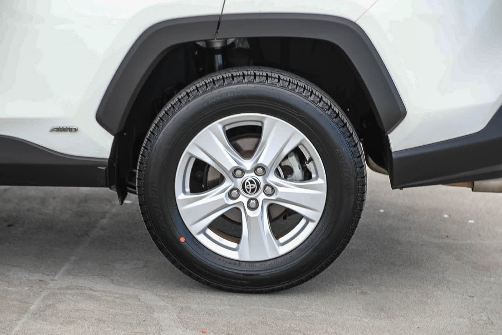 Used 2021 Toyota RAV4 LE AWD/4WD image 11