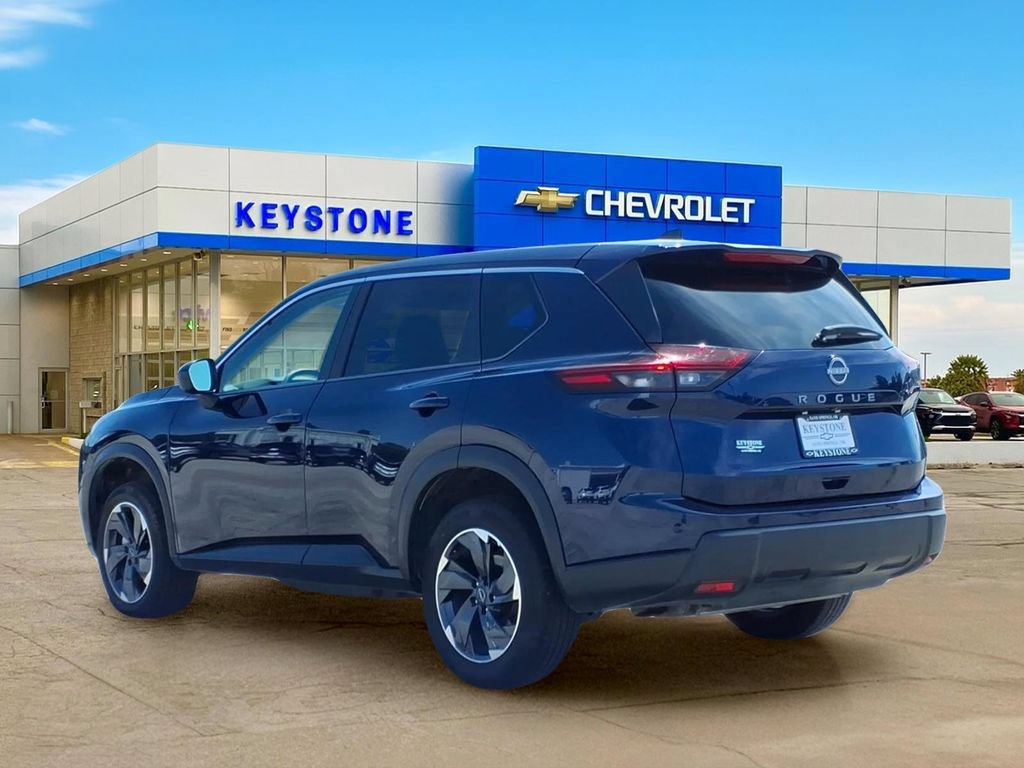 Used 2025 Nissan Rogue SV FWD image 5