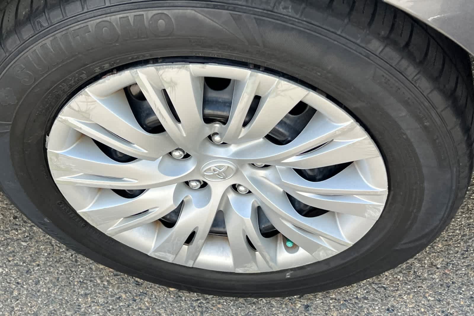 Used 2012 Toyota Camry LE FWD image 22