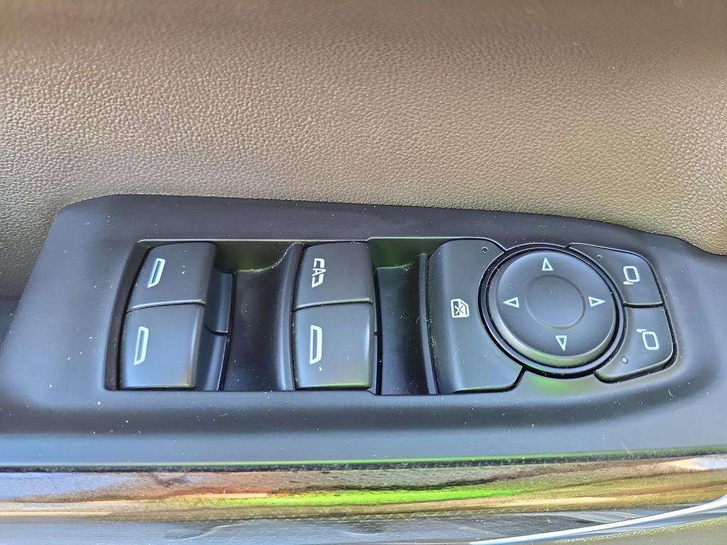 Used 2021 Chevrolet Silverado 1500 LT Trail Boss w/ Convenience Package II image 11