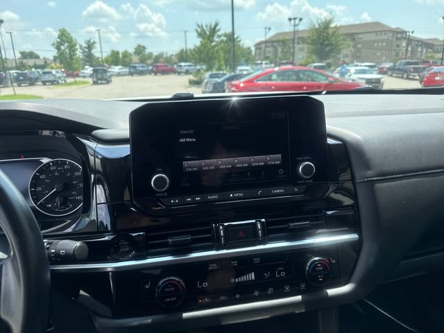Used 2025 Nissan Pathfinder SV AWD/4WD image 14
