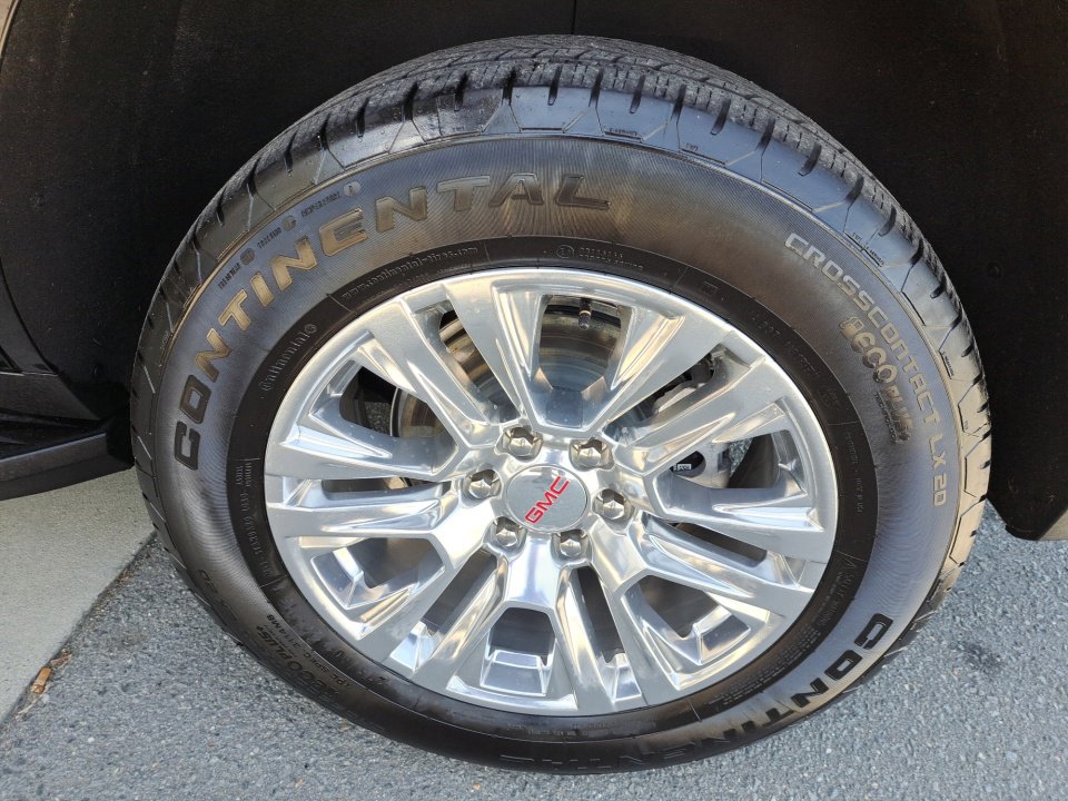 Used 2025 GMC Yukon Denali AWD/4WD image 21