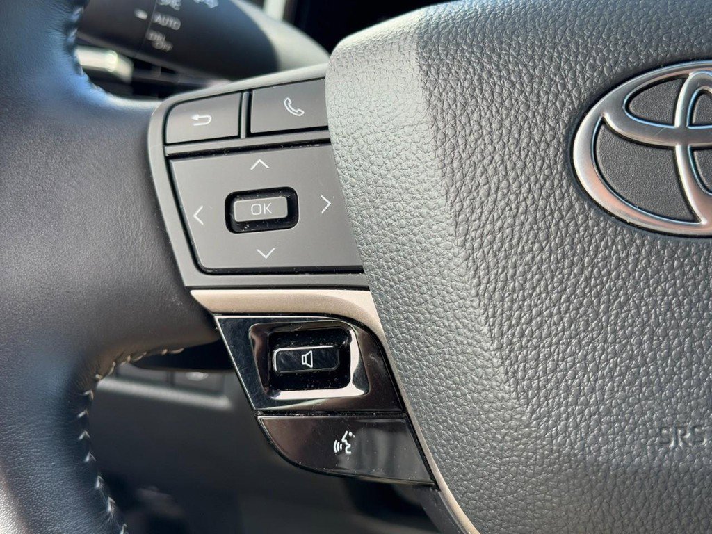 Used 2025 Toyota Camry Hybrid image 16