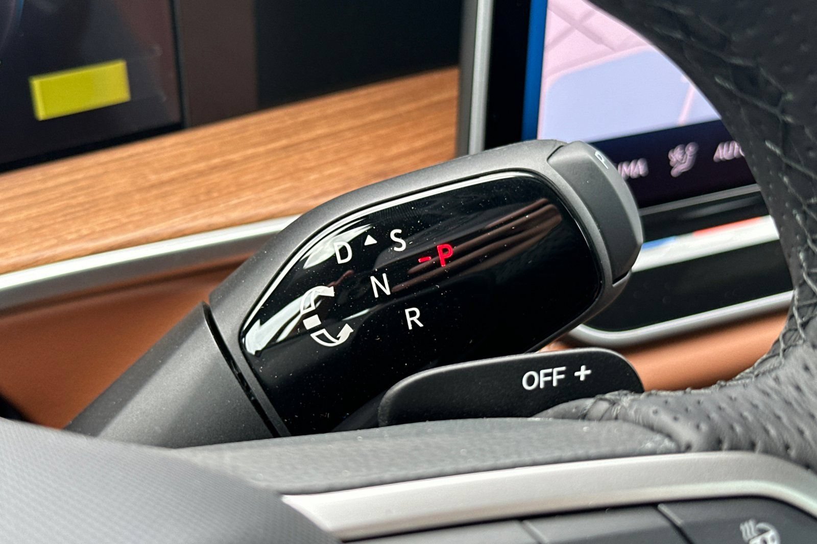 New 2026 Volkswagen Tiguan SEL R-Line AWD/4WD image 22