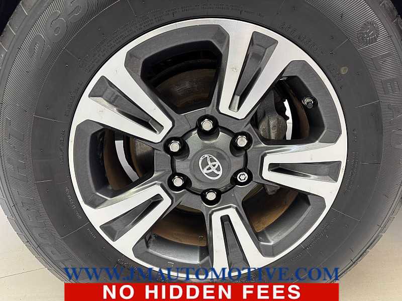 Used 2016 Toyota Tacoma TRD Sport image 9