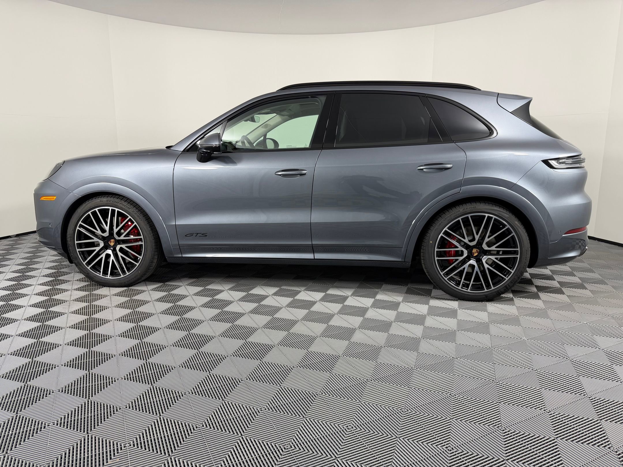 New 2026 Porsche Cayenne GTS AWD/4WD image 2