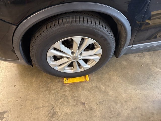 Used 2015 Nissan Rogue SV image 5